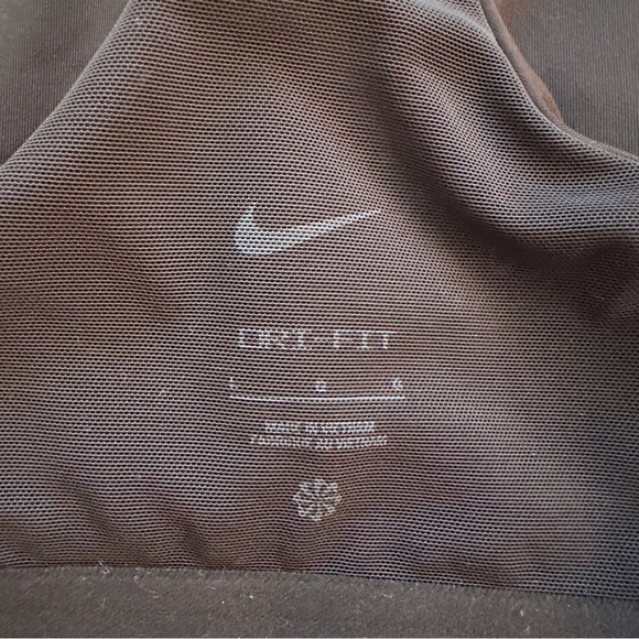 Nike Swoosh Women’s Large Support Padded Sports Bra Tank Black - Picture 9 of 10